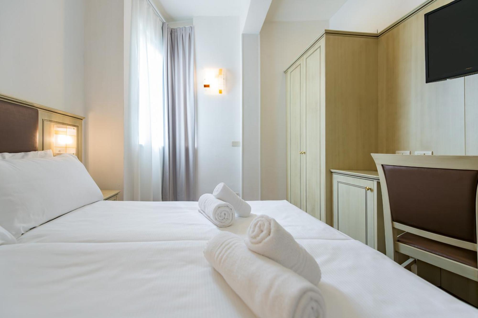 Hotel Sogno Del Benaco 리몬네술가르다 객실 사진